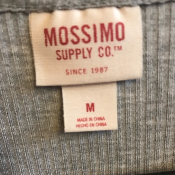 🌸 CRISS CROSS LONG SLEEVE🌸 - Picture 2 of 2